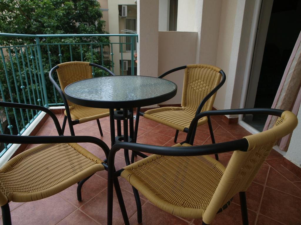 Apartments Obala Dragovic Petrovac Kamer foto