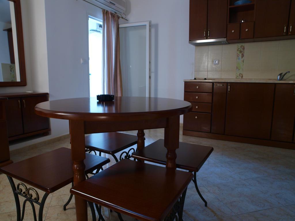 Apartments Obala Dragovic Petrovac Kamer foto