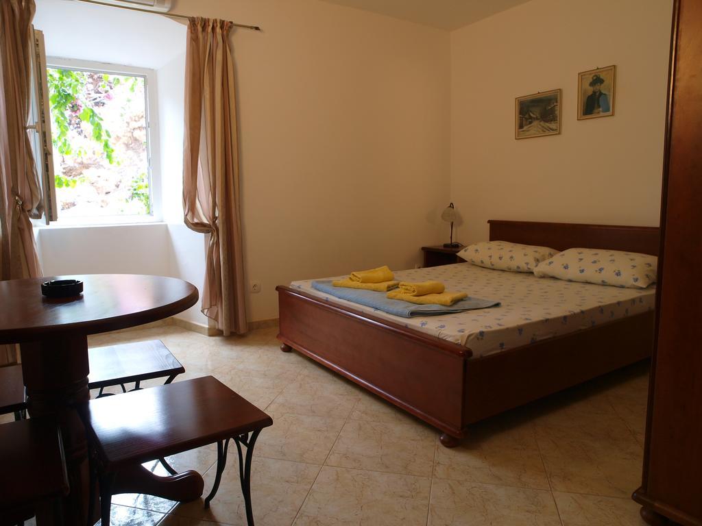 Apartments Obala Dragovic Petrovac Kamer foto