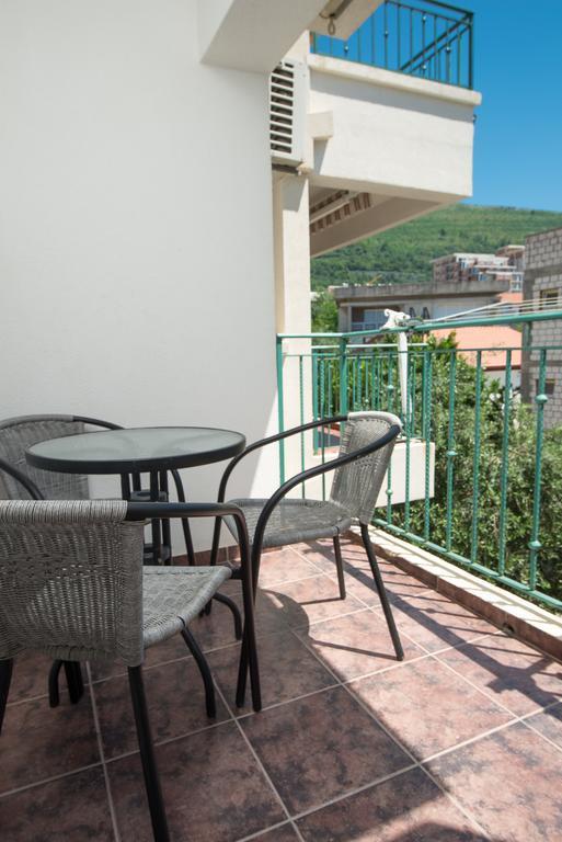 Apartments Obala Dragovic Petrovac Buitenkant foto