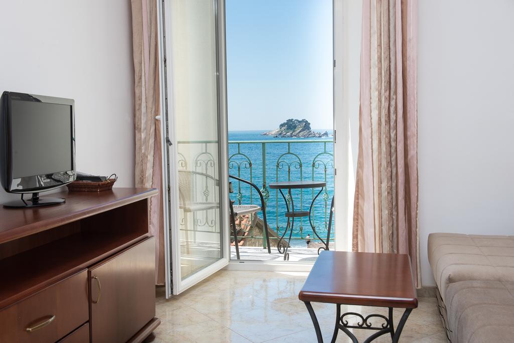 Apartments Obala Dragovic Petrovac Buitenkant foto